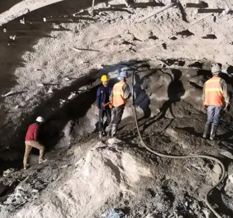 晋源拱顶带模注浆料的施工流程及注意事项